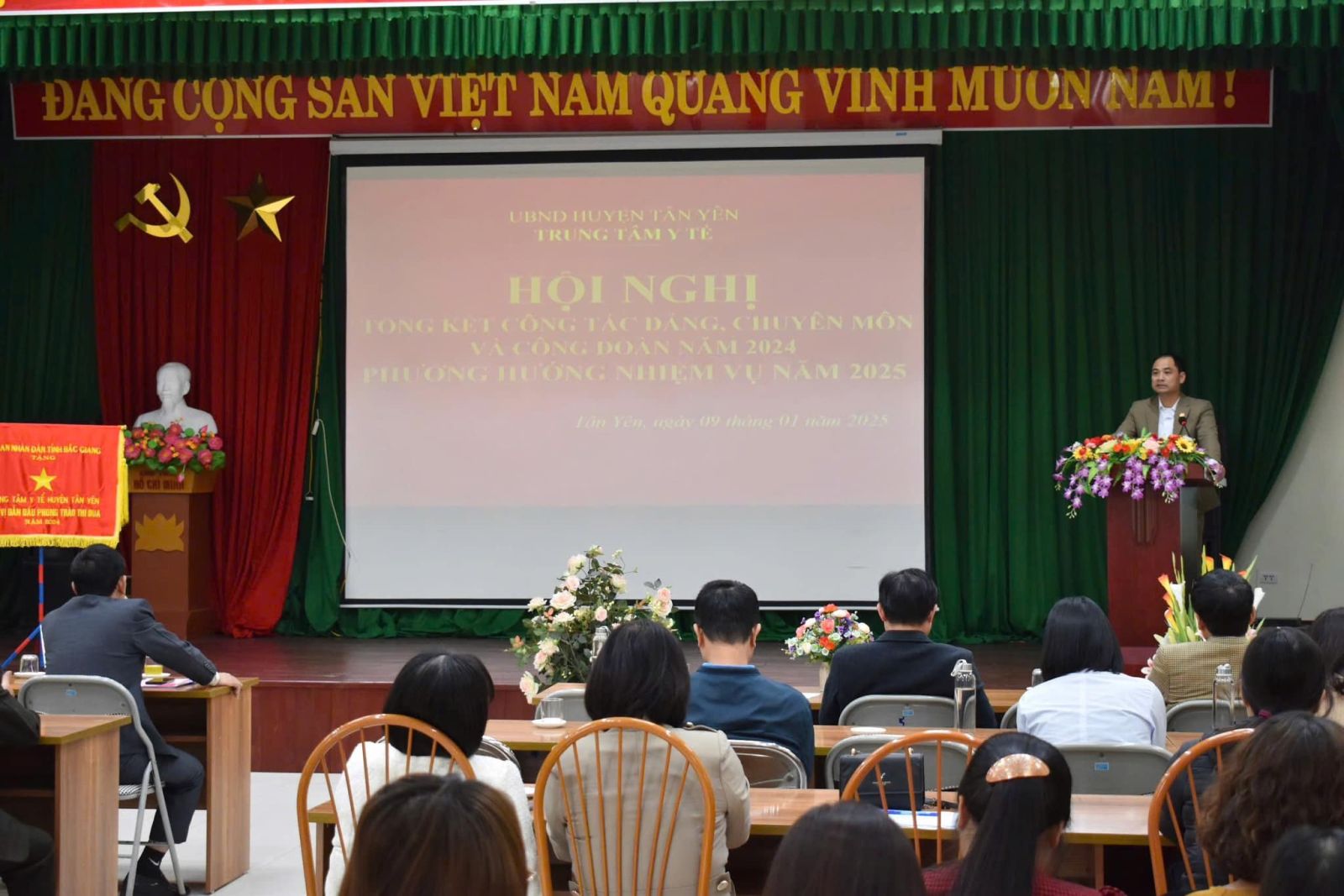 Trung tâm y tế Tân Yên tổng kết công tác Xây dựng Đảng, công tác chuyên môn, công tác công đoàn năm 2024, triển khai nhiệm vụ năm 2025