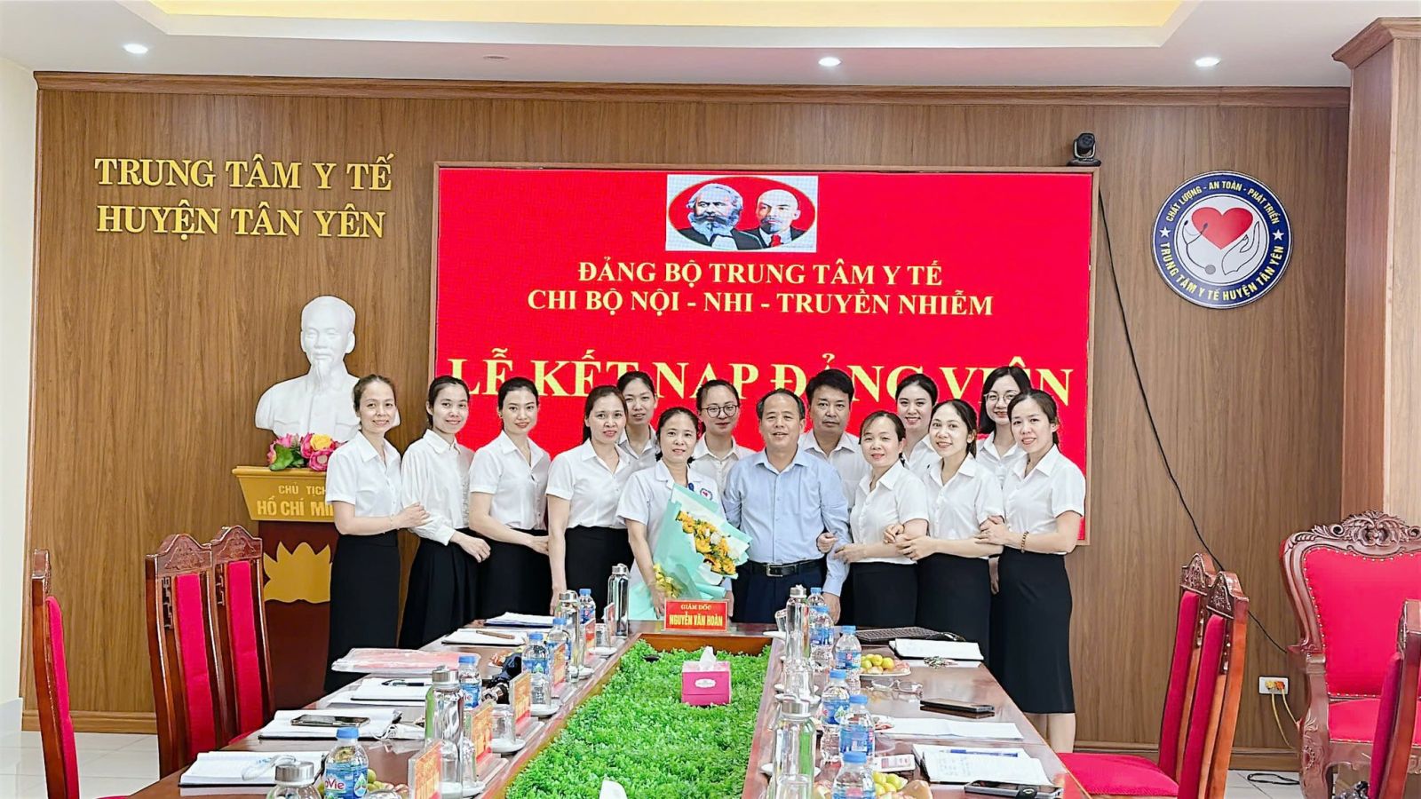 TỔ CHỨC KẾT NẠP ĐẢNG VIÊN