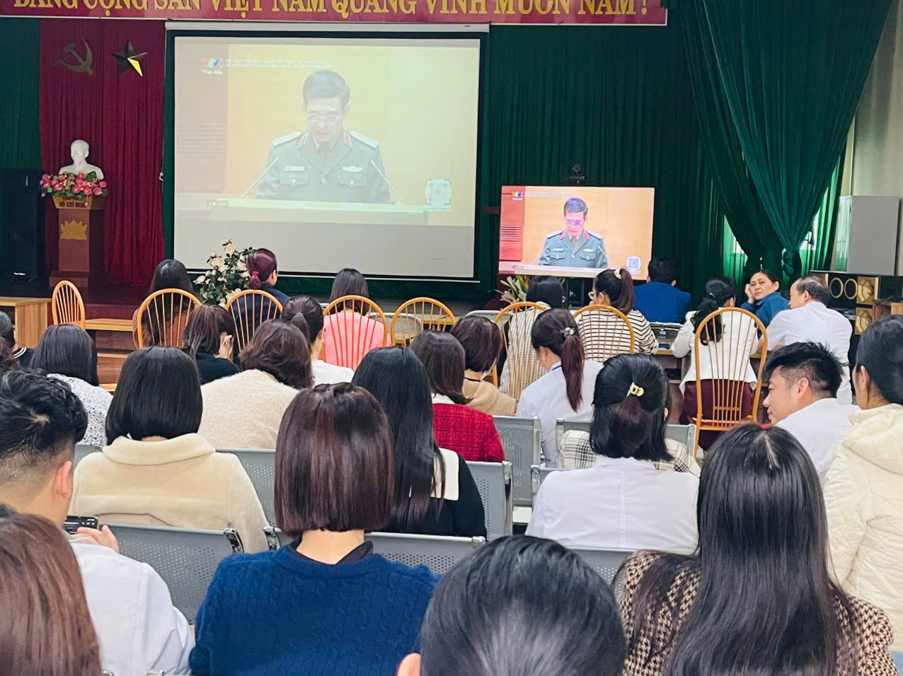 ĐẢNG BỘ BỆNH VIỆN ĐA KHOA TÂN YÊN TỔ CHỨC HỘI NGHỊ QUÁN TRIỆT NGHỊ QUYẾT ĐẠI HỘI ĐẠI BIỂU TOÀN QUỐC LẦN THỨ XIV CỦA ĐẢNG