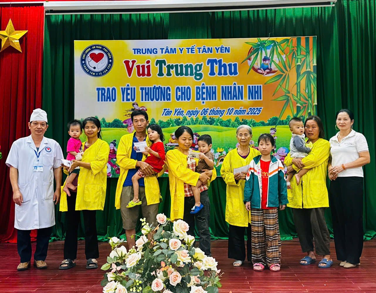Trung tâm Y tế Tân Yên tổ chức Trung thu yêu thương cho bệnh nhân nhi.