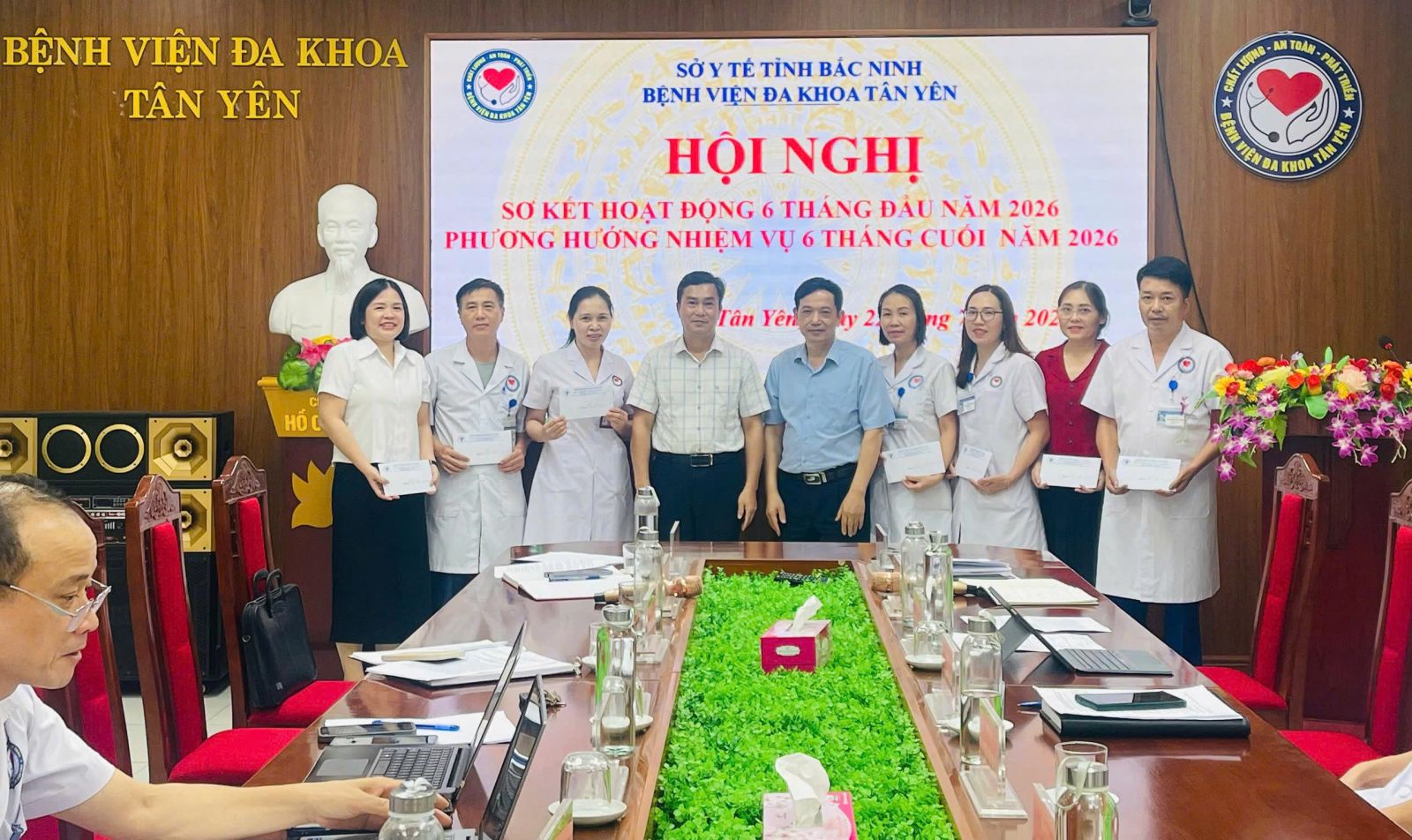 BỆNH VIỆN ĐA KHOA TÂN YÊN TỔ CHỨC HỘI NGHỊ SƠ KẾT HOẠT ĐỘNG 6 THÁNG ĐẦU NĂM, TRIỂN KHAI PHƯƠNG HƯỚNG, NHIỆM VỤ 6 THÁNG CUỐI NĂM 2026
